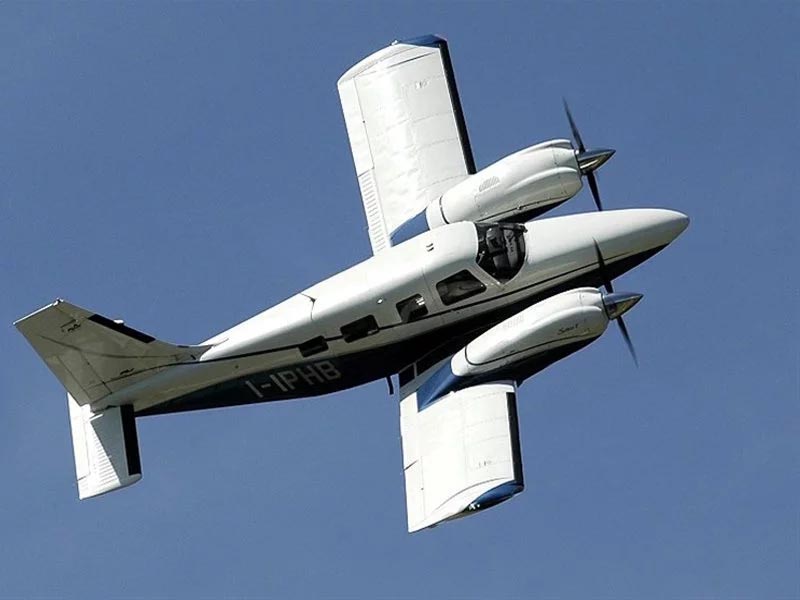 Aeroclub-Varese-Piper-SenecaV-I-IPHB